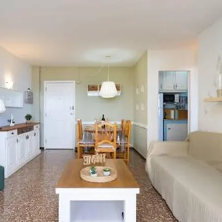 Апартаменты Coral Sunsent View